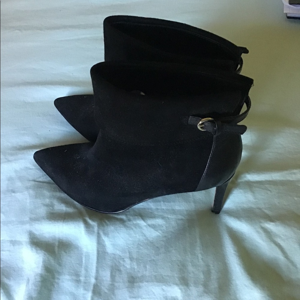 Shoe - Picture 4 of 4